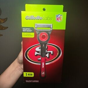 Gillette Labs 49ers Football Red Razor for Men